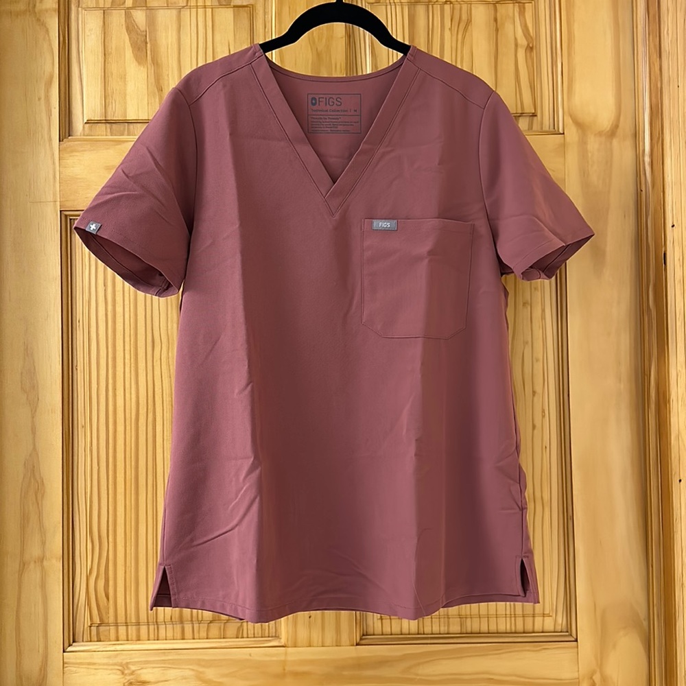 FIGS Catarina One Pocket Scrub Top